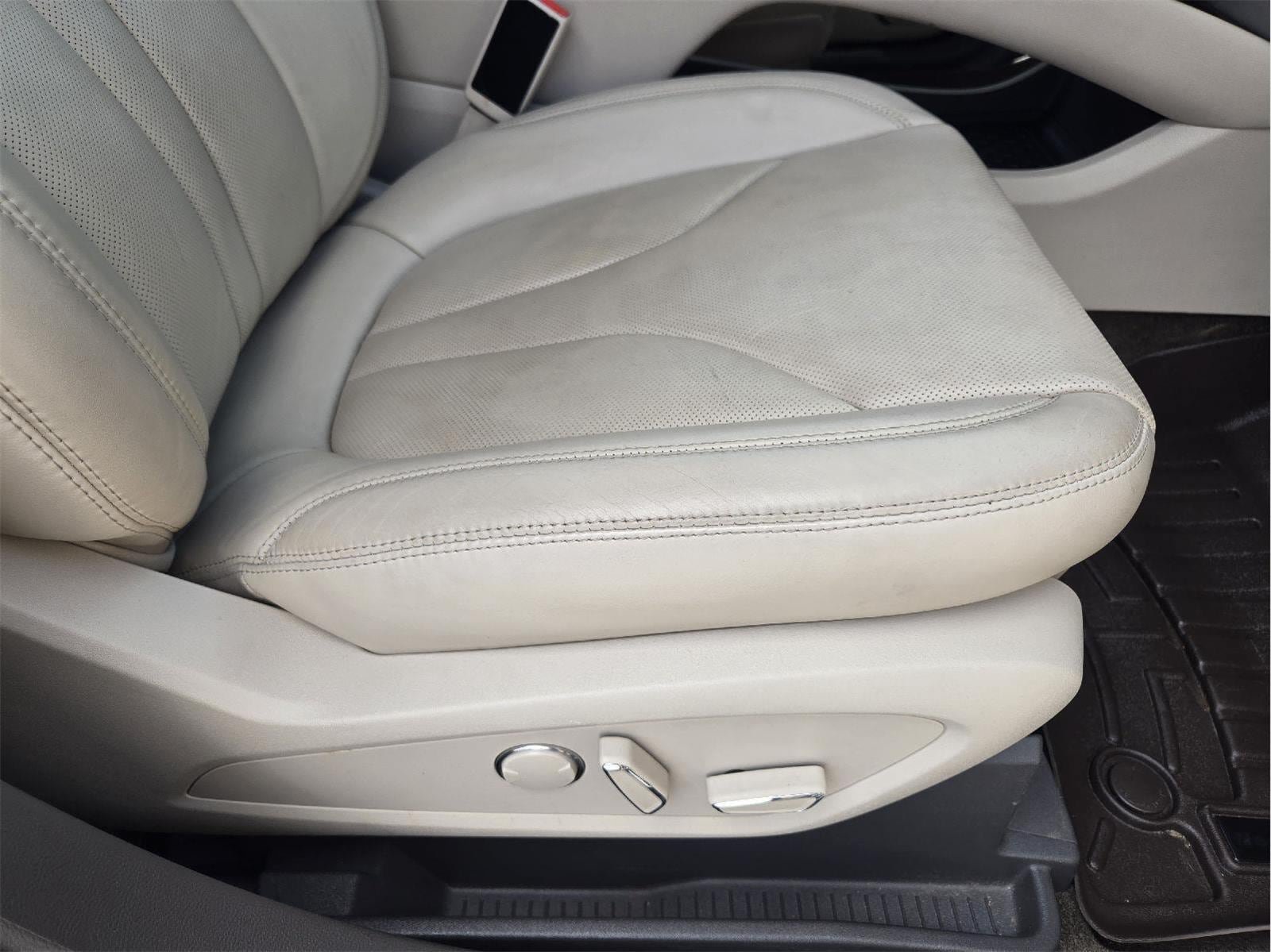 Used 2016 Lincoln MKX Reserve w/ Climate Package AWD/4WD image 22