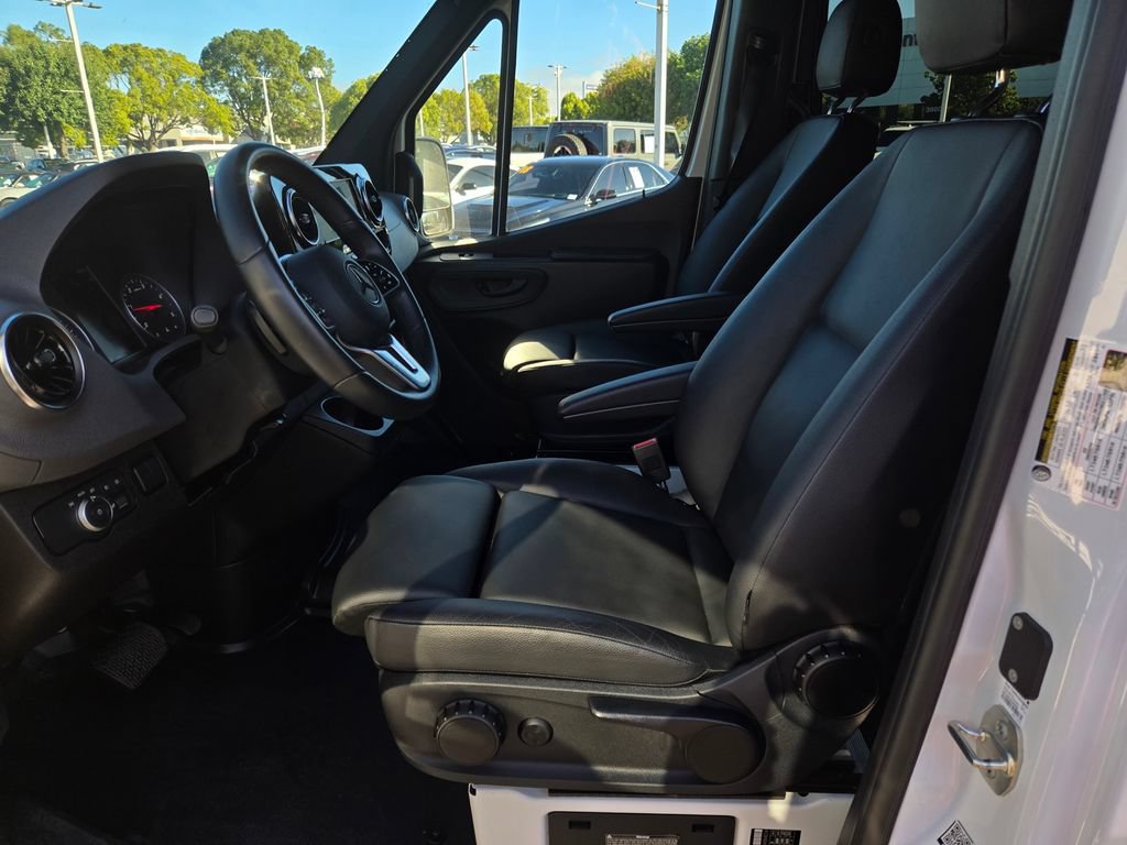 Used 2024 Mercedes-Benz Sprinter 2500 image 20
