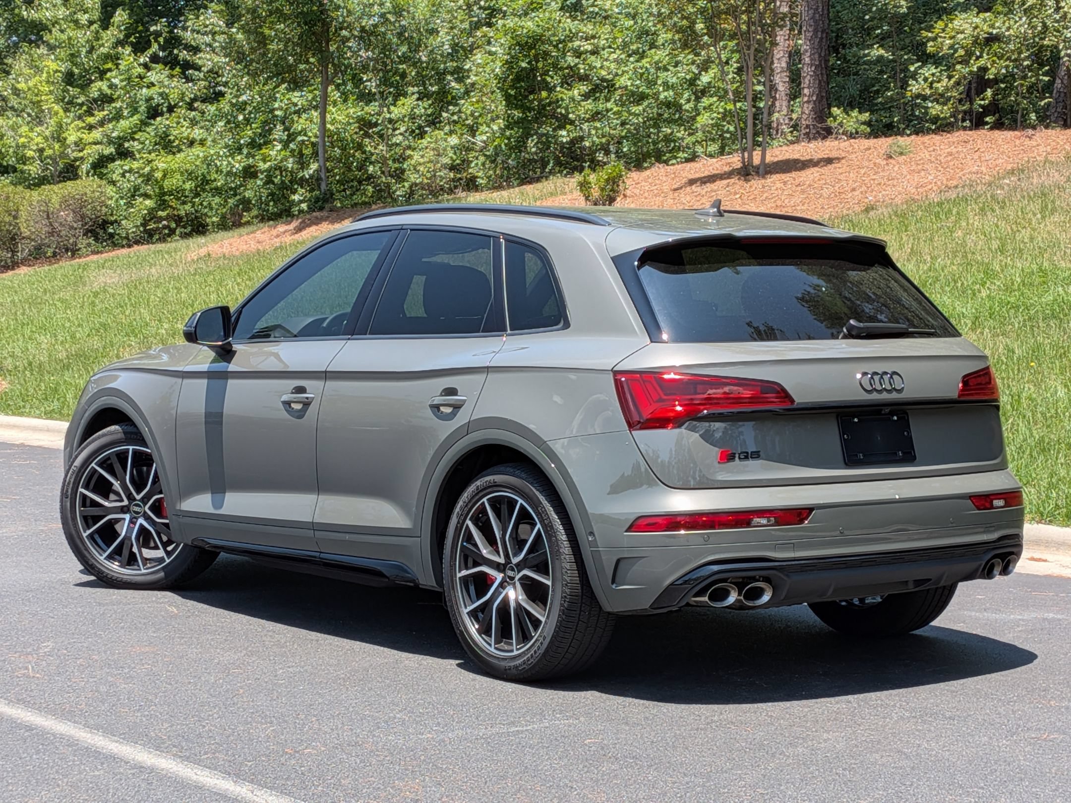 Used 2023 Audi SQ5 Prestige w/ Prestige Package AWD/4WD image 3