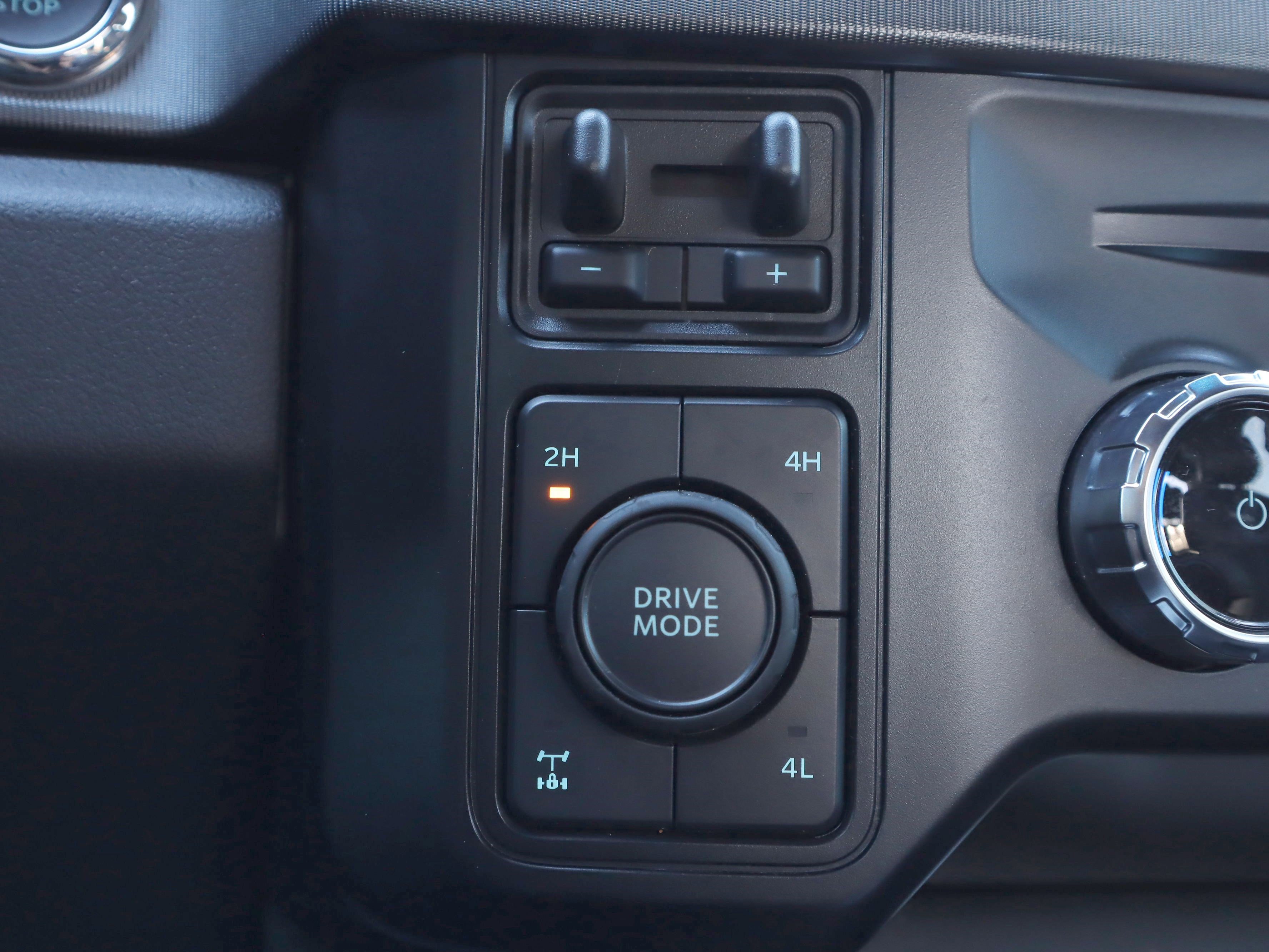 Used 2025 Ford F350 Platinum image 23