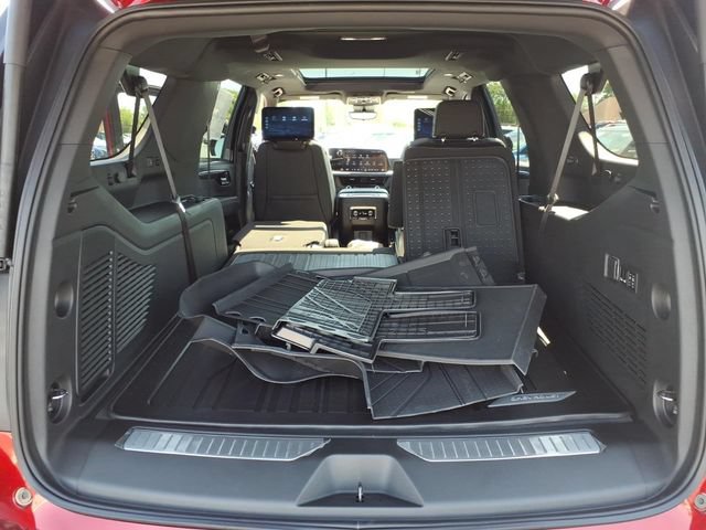 New 2026 Chevrolet Suburban Premier AWD/4WD image 10