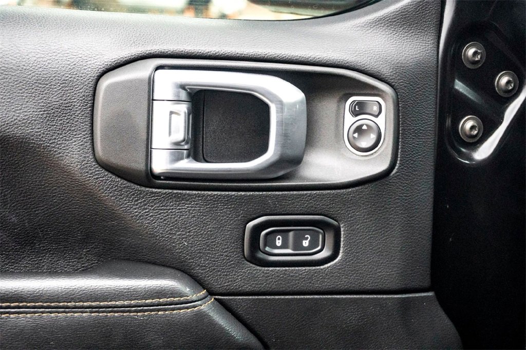 Used 2021 Jeep Gladiator Overland image 11