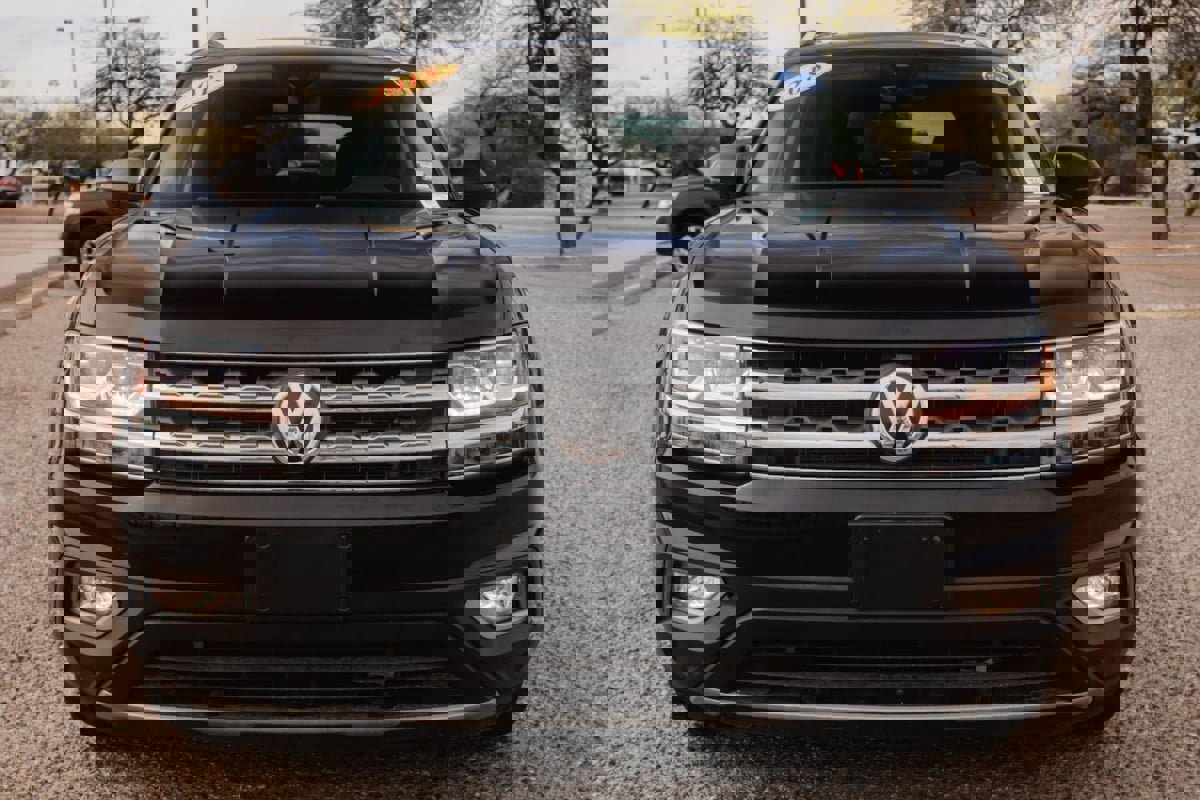 Used 2018 Volkswagen Atlas SEL Premium image 2