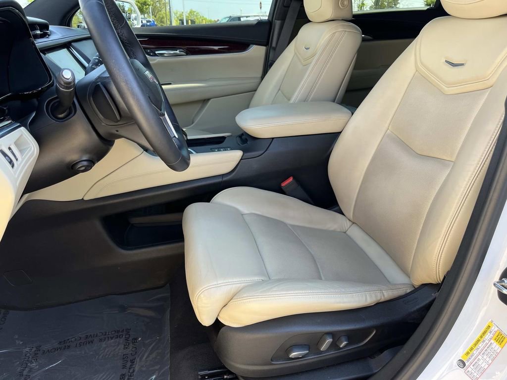 Used 2017 Cadillac XT5 Luxury image 22