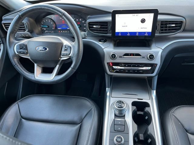 Used 2022 Ford Explorer XLT w/ Equipment Group 202A AWD/4WD image 22