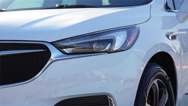 Used 2019 Buick Enclave Essence w/ LPO, Sport Appearance Package image 4
