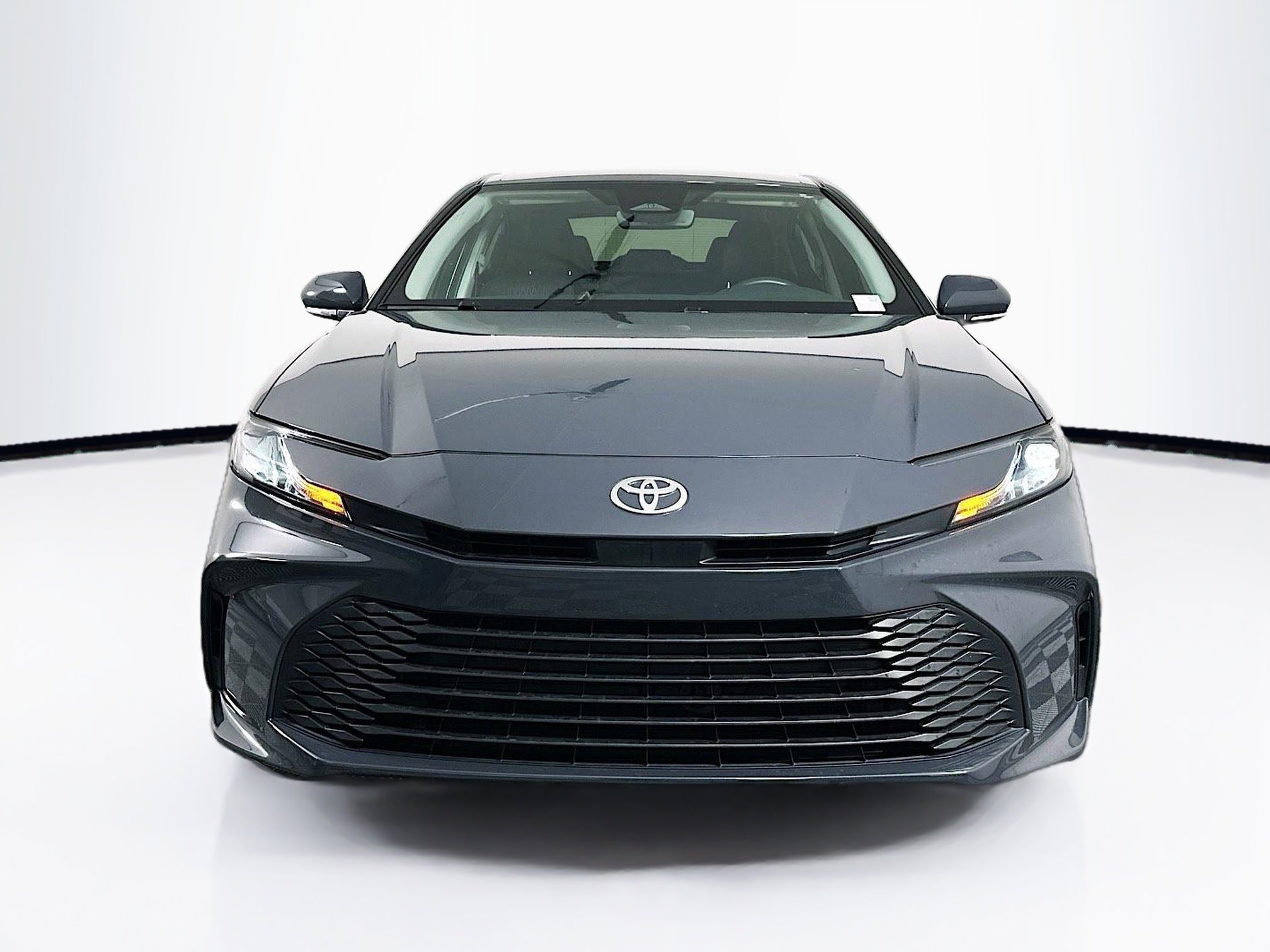 Used 2025 Toyota Camry LE w/ Convenience Package image 2