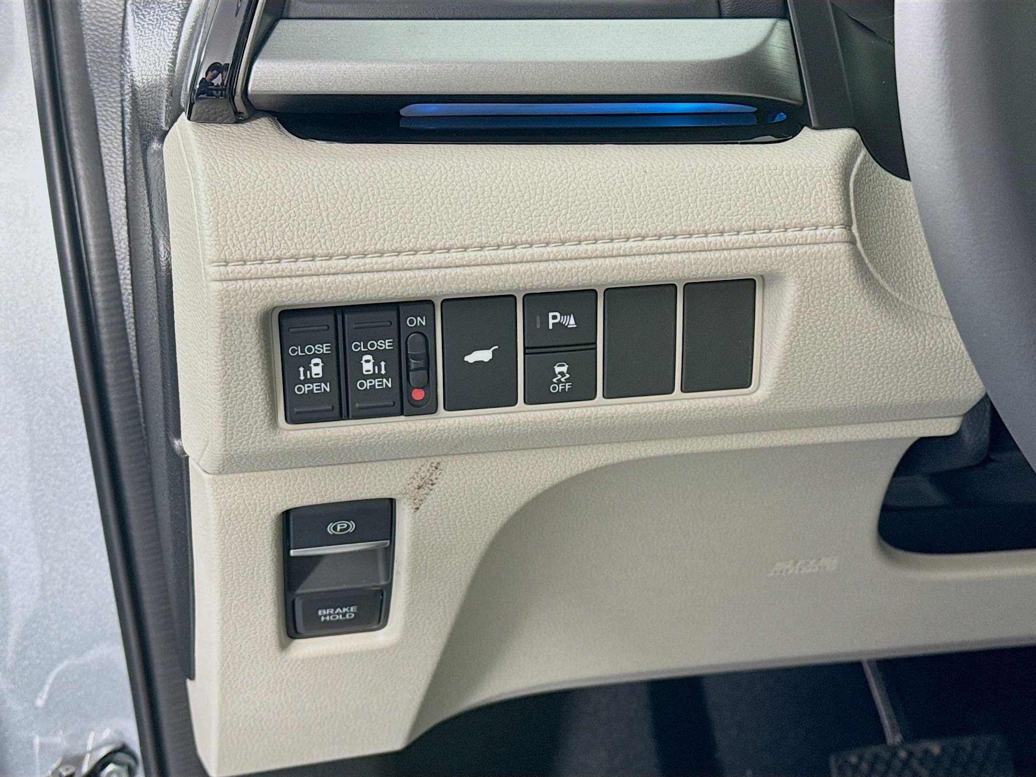 New 2026 Honda Odyssey Touring image 10