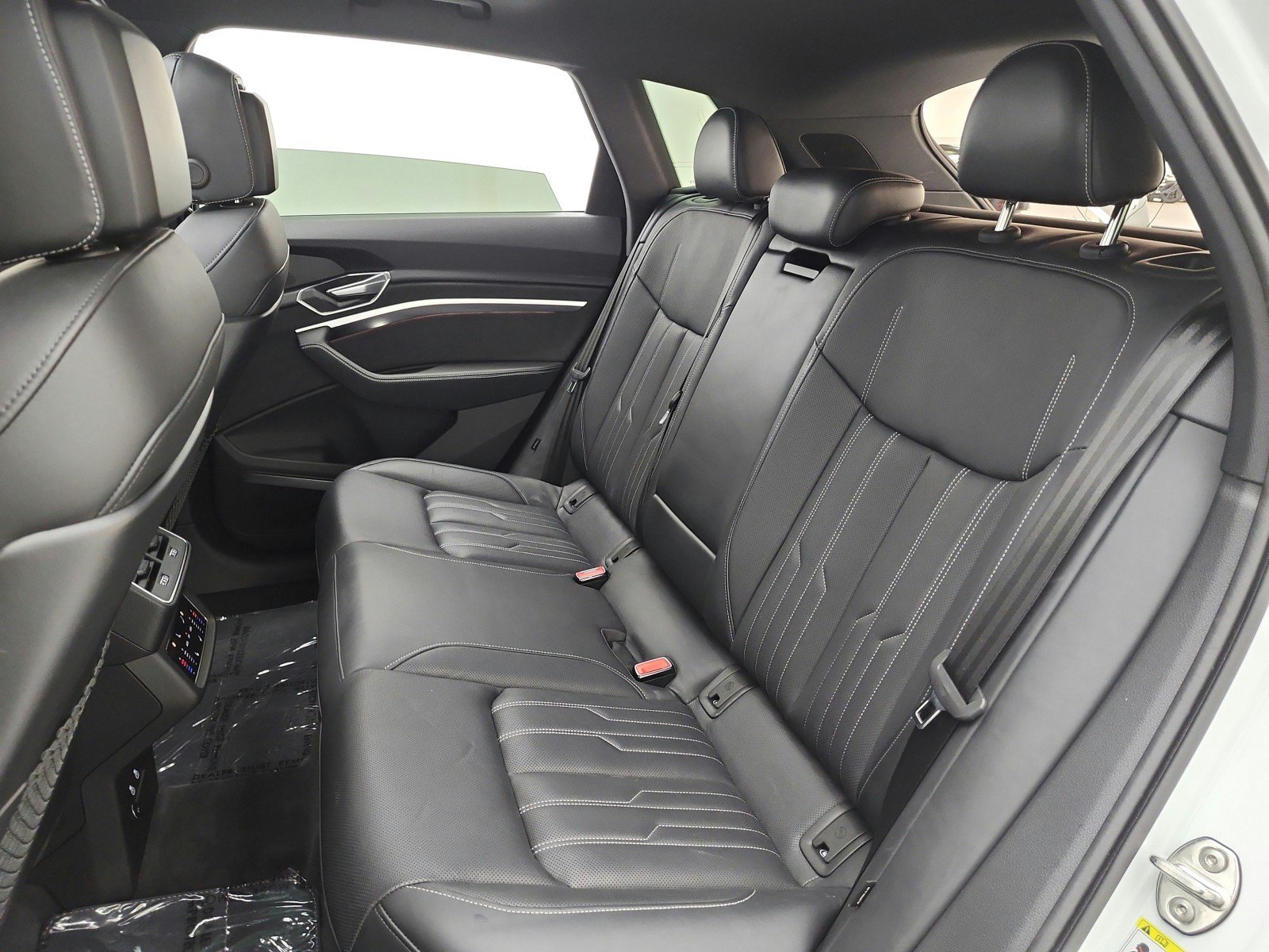 Used 2023 Audi e-tron S Premium Plus w/ Black Optic Package AWD/4WD image 15