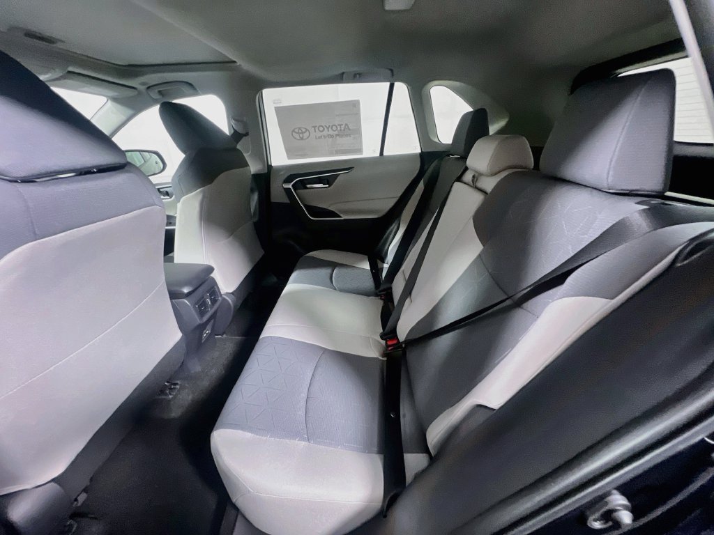 Used 2025 Toyota RAV4 XLE w/ Convenience Package FWD image 24