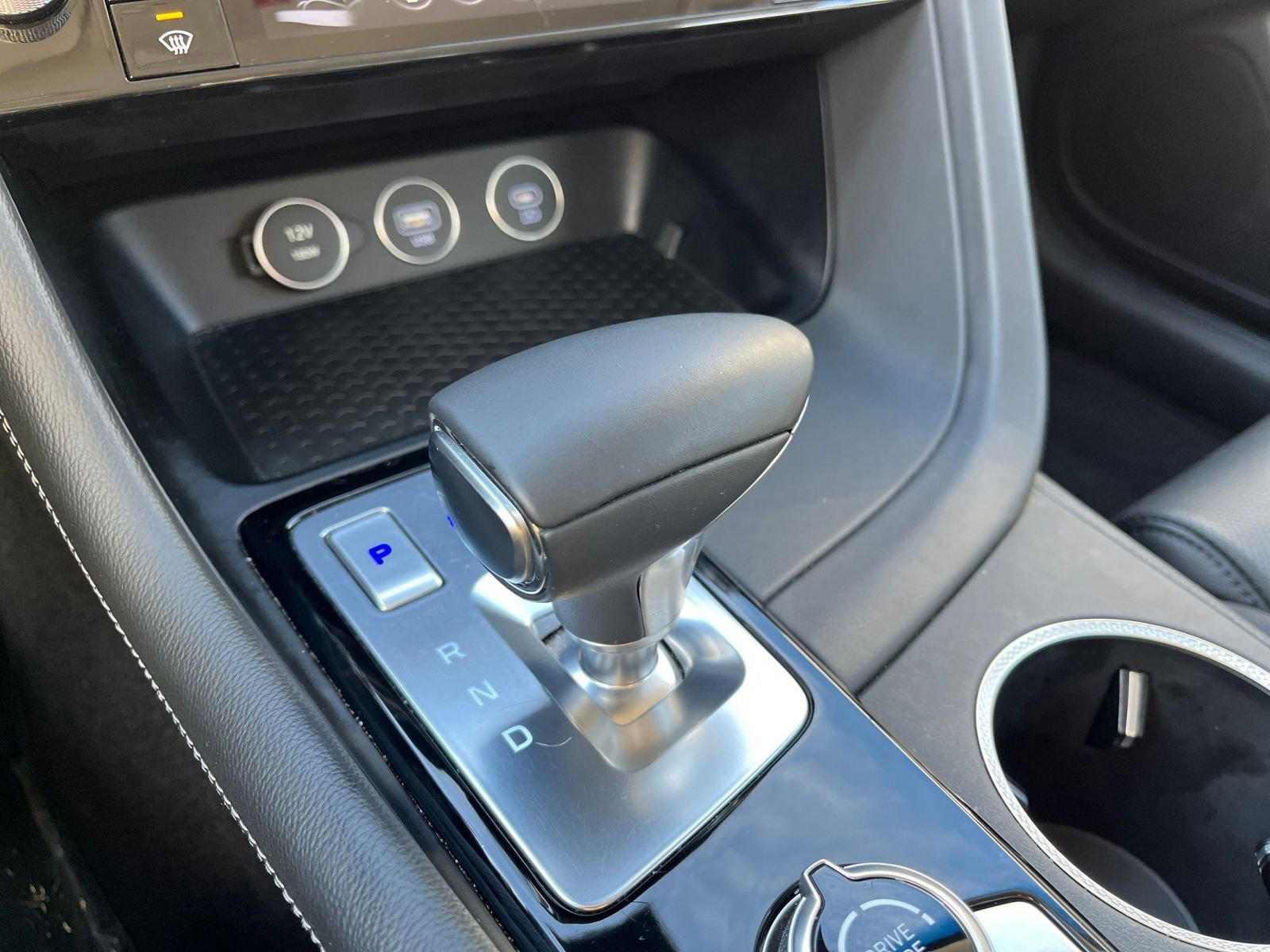 Used 2025 Genesis G70 2.5T image 43