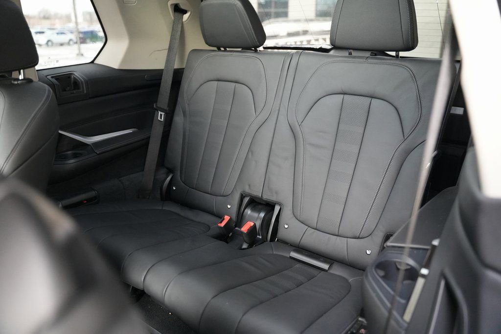 Used 2020 BMW X7 xDrive40i w/ Luxury Seating Package image 45