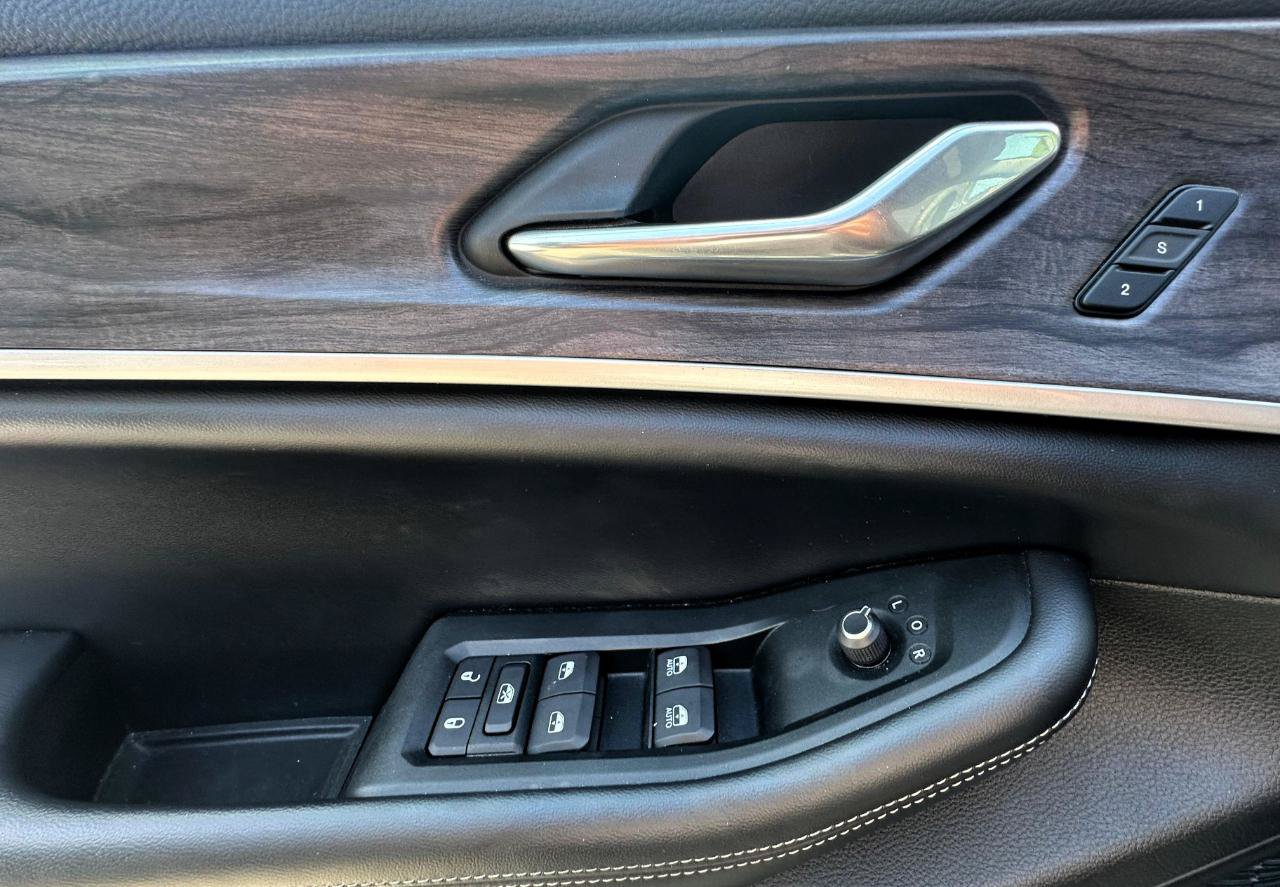 Used 2024 Jeep Grand Cherokee L Limited w/ Luxury Tech Group II AWD/4WD image 20