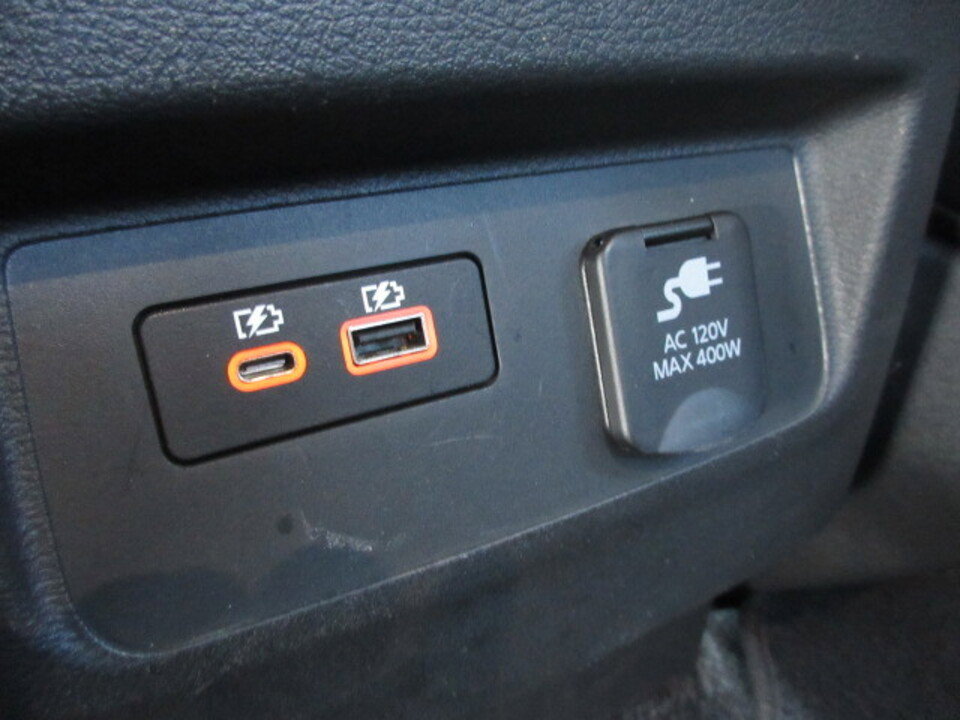 Used 2023 Nissan Frontier SV w/ SV Premium Package image 27