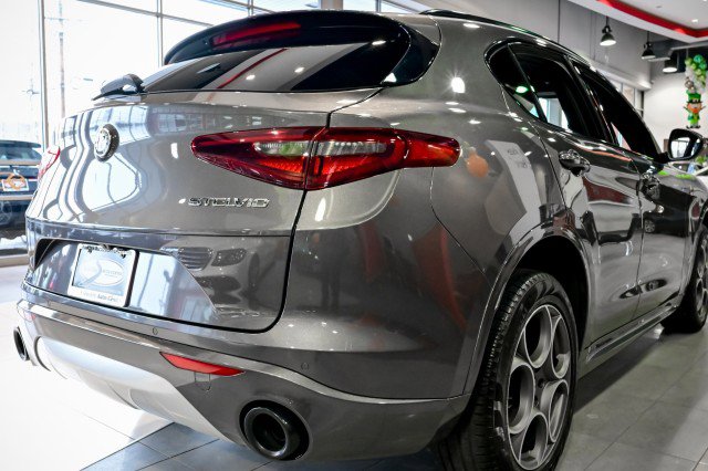 Used 2022 Alfa Romeo Stelvio Ti image 12