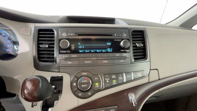 Used 2012 Toyota Sienna XLE FWD image 33