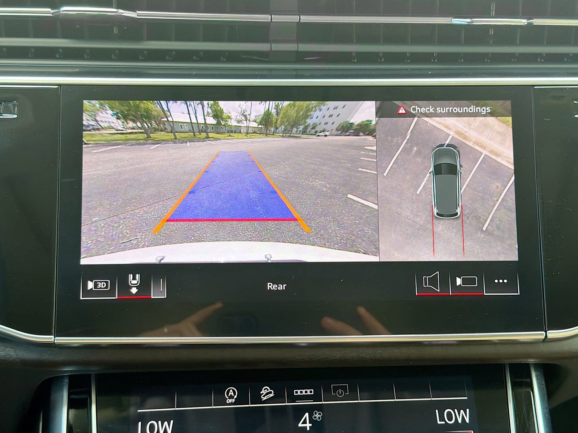 Used 2025 Audi Q7 3.0T Premium image 37