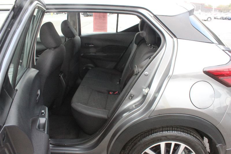 Used 2021 Nissan Kicks SV image 11