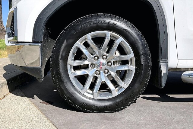 Used 2019 GMC Sierra 1500 SLT w/ X31 Off-Road Package AWD/4WD image 9