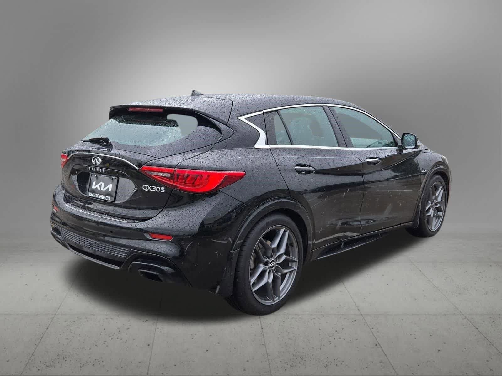Used 2017 INFINITI QX30 Sport w/ Sport Leather Package FWD image 6