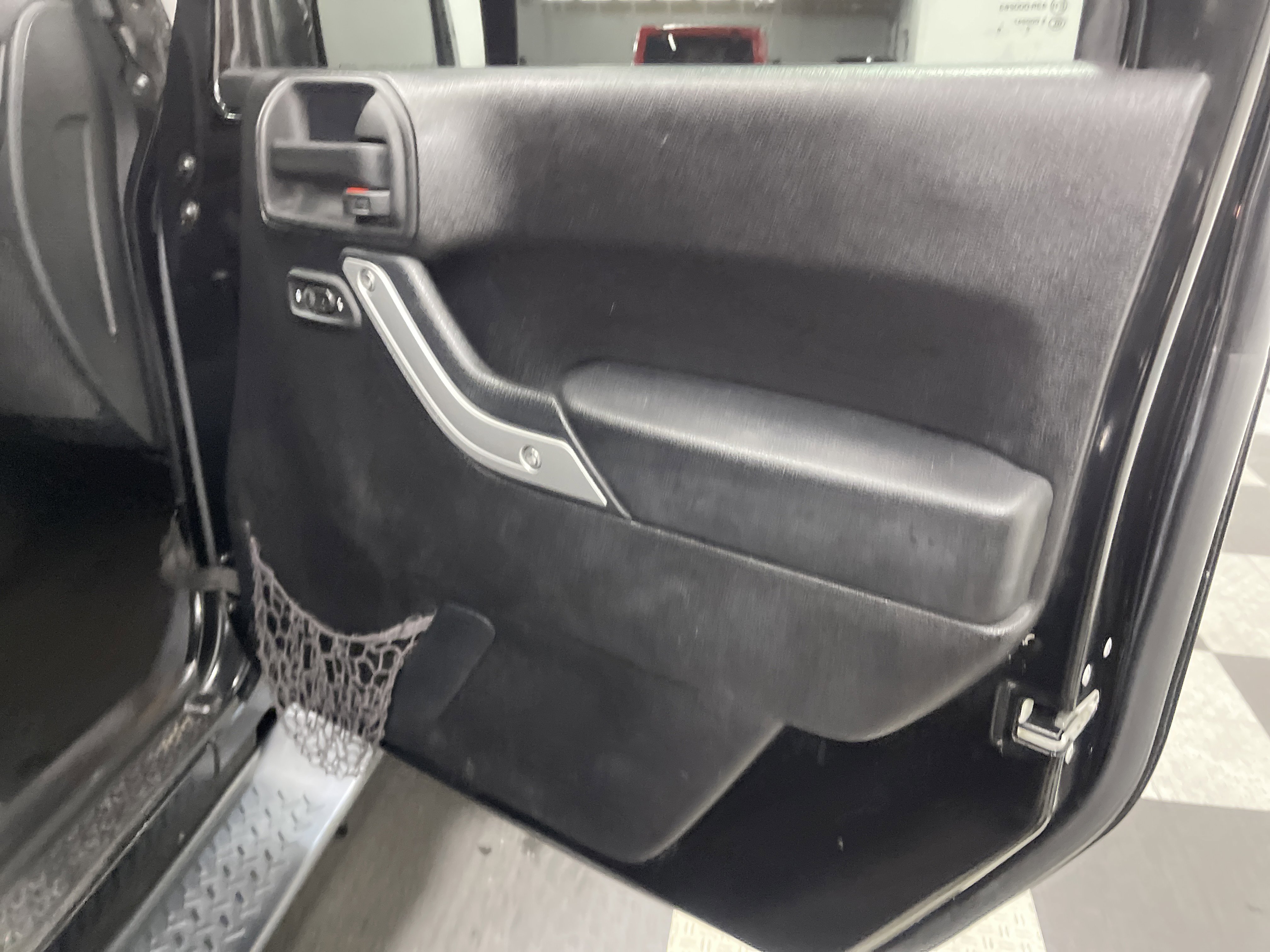 Used 2015 Jeep Wrangler Unlimited Sahara w/ Connectivity Group image 25