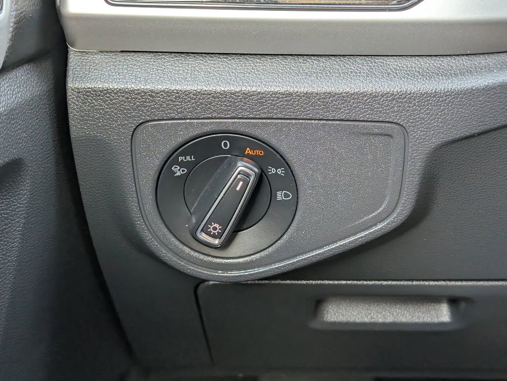 Used 2022 Volkswagen Atlas Cross Sport SEL image 20