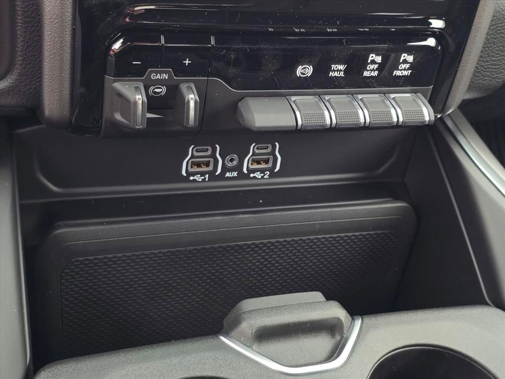 New 2026 RAM 2500 Big Horn AWD/4WD image 12