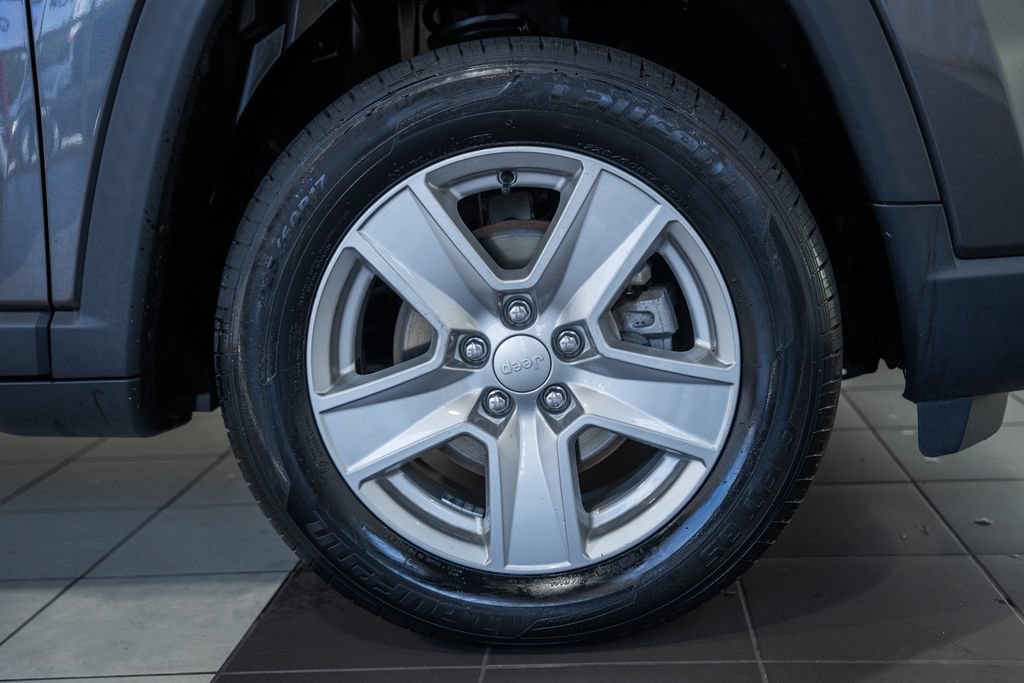 Certified 2022 Jeep Compass Latitude w/ Convenience Group AWD/4WD image 12
