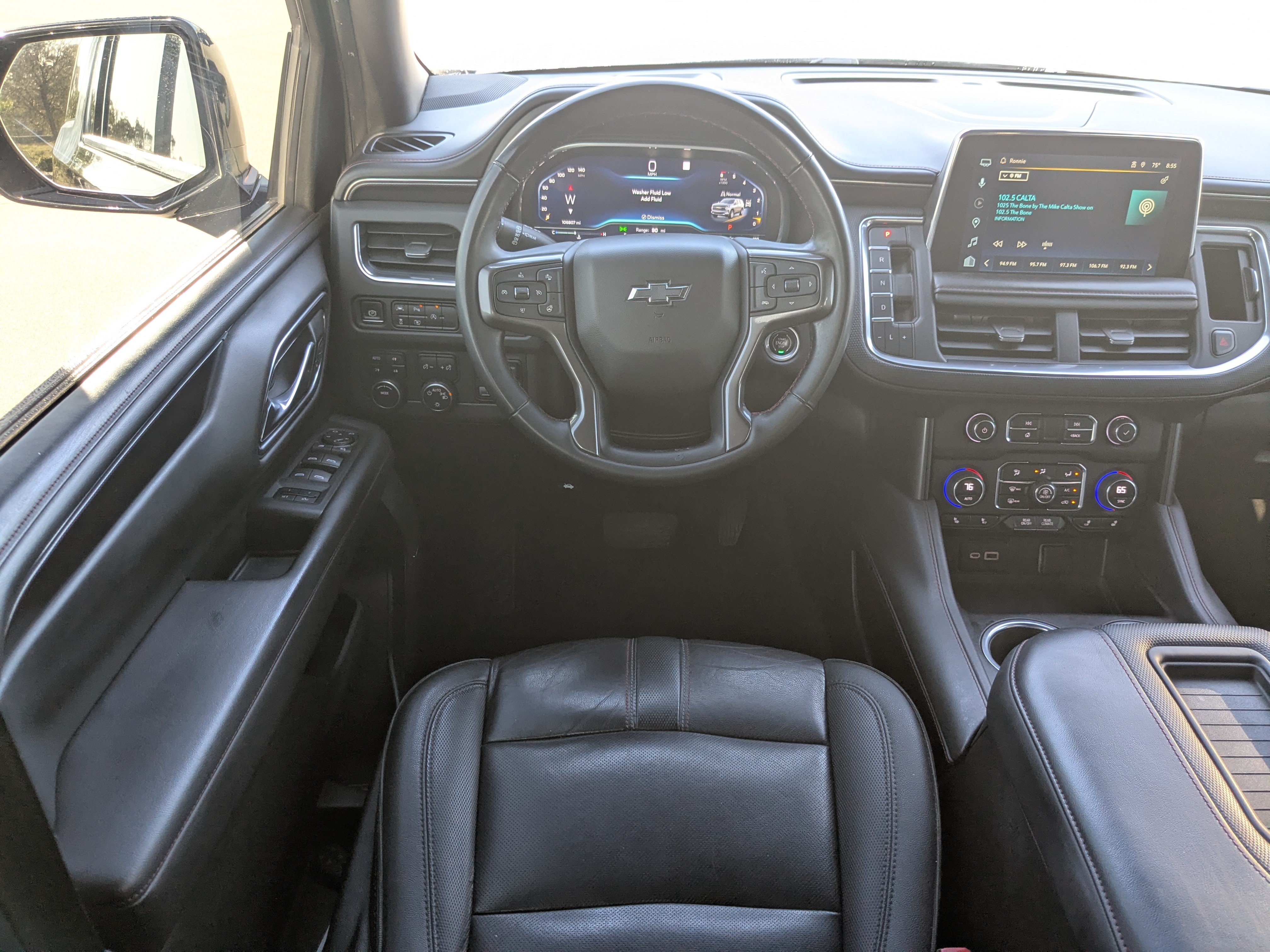 Used 2023 Chevrolet Suburban RST w/ Luxury Package AWD/4WD image 24