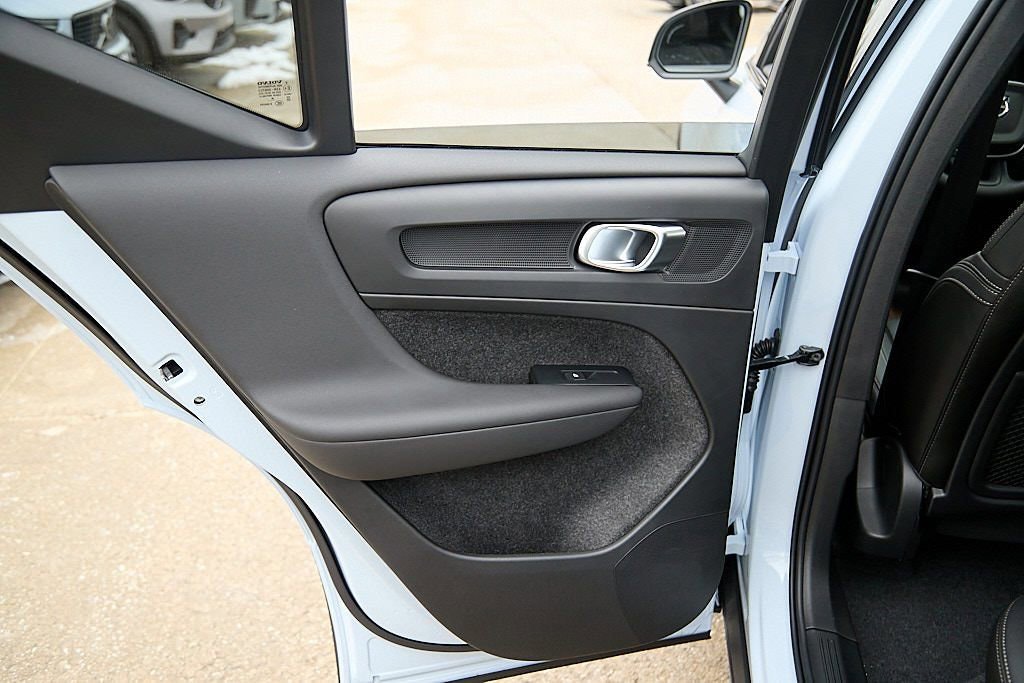 New 2026 Volvo XC40 B5 Plus w/ Climate Package image 18