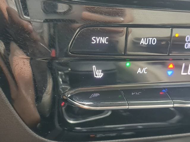 Used 2026 Buick Encore GX Avenir w/ Avenir Technology Package FWD image 22