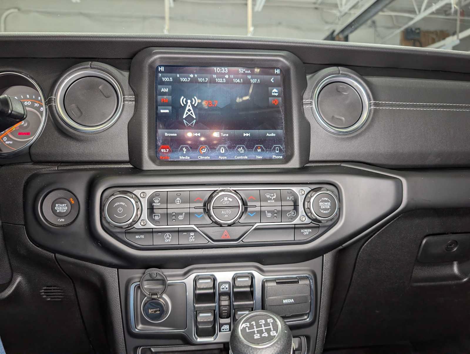 Used 2019 Jeep Wrangler Unlimited Sahara AWD/4WD image 39