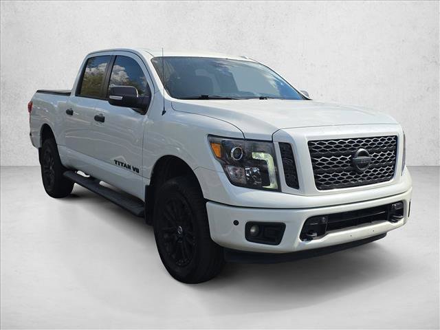 Used 2018 Nissan Titan SV w/ SV Convenience Package image 3