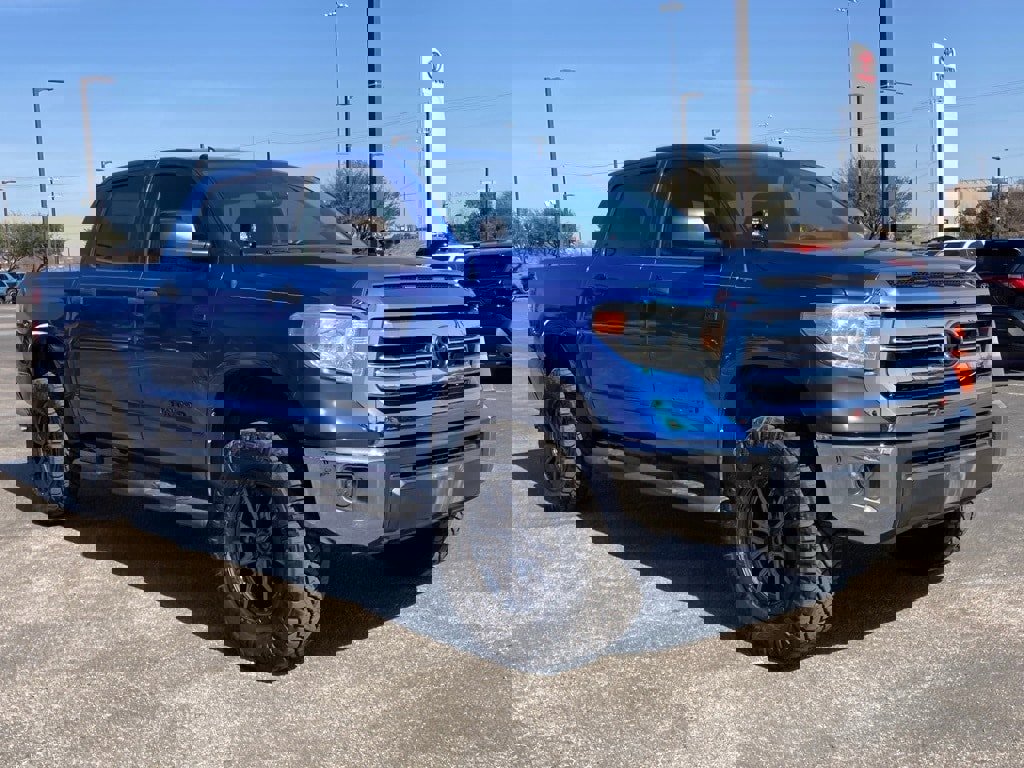 Used 2017 Toyota Tundra SR5 image 3