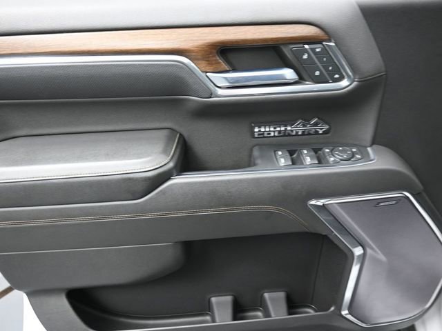 Used 2022 Chevrolet Silverado 1500 High Country w/ High Country Premium Package image 13