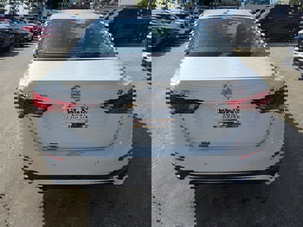 Used 2025 Nissan Sentra SR image 2