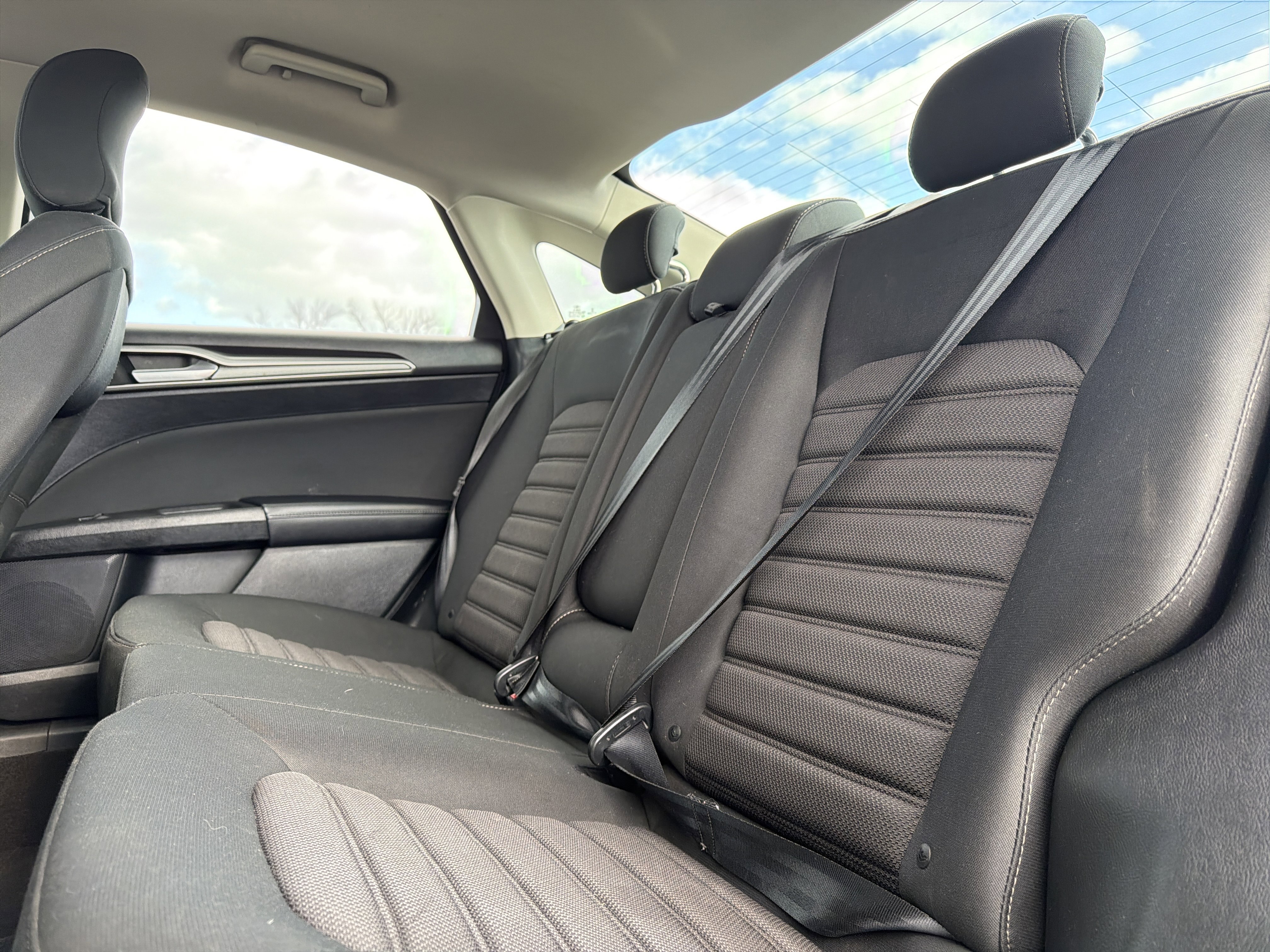 Used 2019 Ford Fusion SE image 28