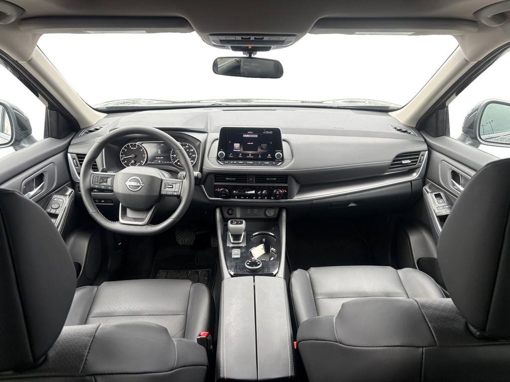 Used 2026 Nissan Rogue SV w/ SV Premium Package image 10