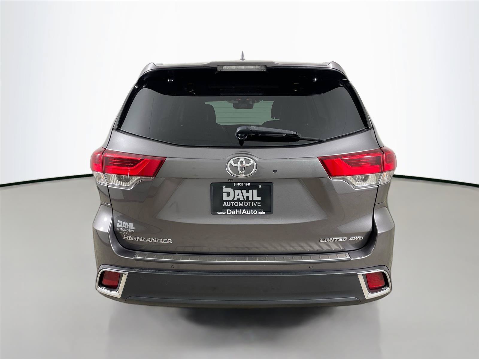 Used 2019 Toyota Highlander Limited Platinum AWD/4WD image 12