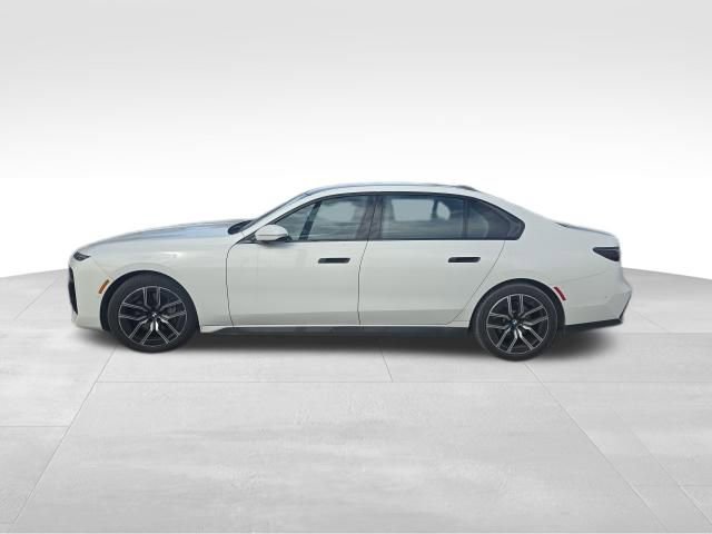 Used 2025 BMW 740i xDrive image 3