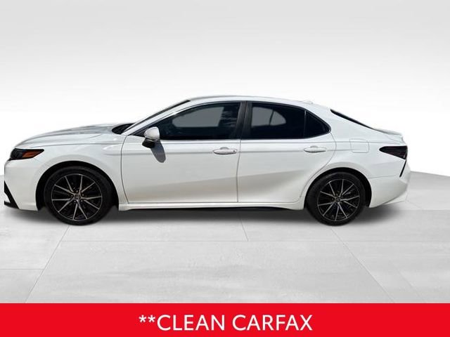Used 2023 Toyota Camry SE image 2