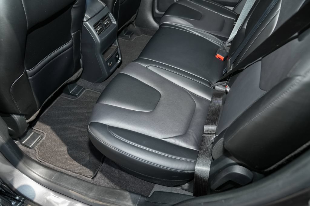 Used 2022 Ford Edge Titanium w/ Cargo Accessory Package AWD/4WD image 33