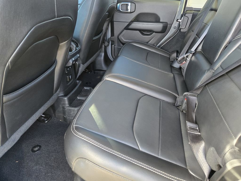 Used 2022 Jeep Wrangler Unlimited Sahara w/ Cold Weather Group image 29