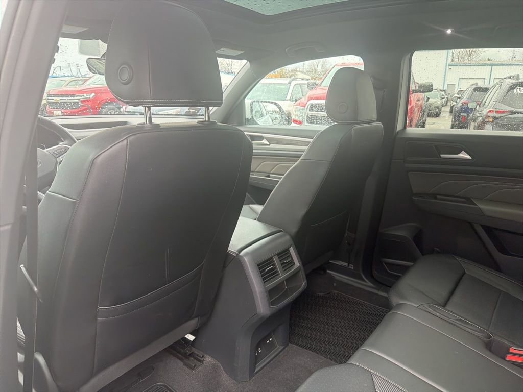 Used 2022 Volkswagen Atlas Cross Sport SE image 7