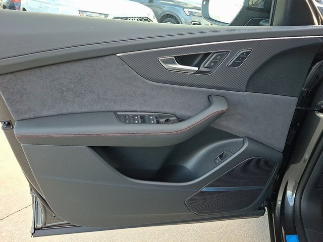 New 2026 Audi RS Q8 performance image 8