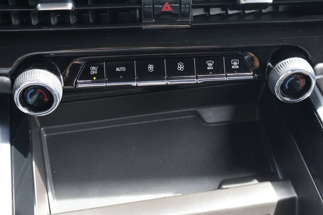 Used 2025 Chevrolet Tahoe LS AWD/4WD image 14