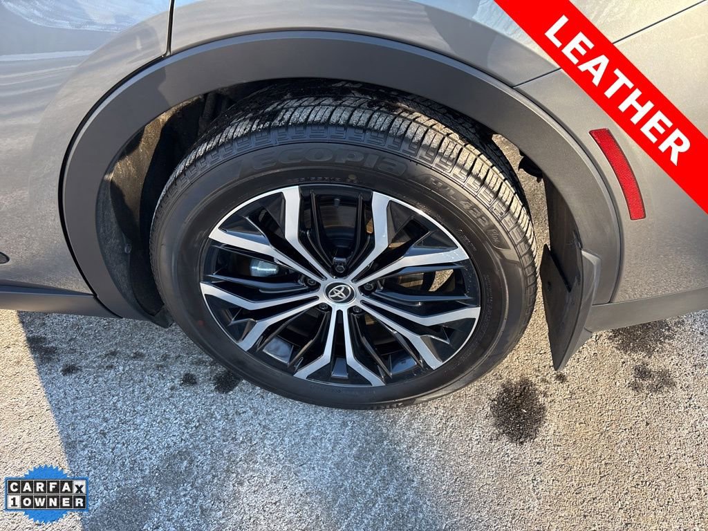 Used 2023 Toyota Crown Limited image 31