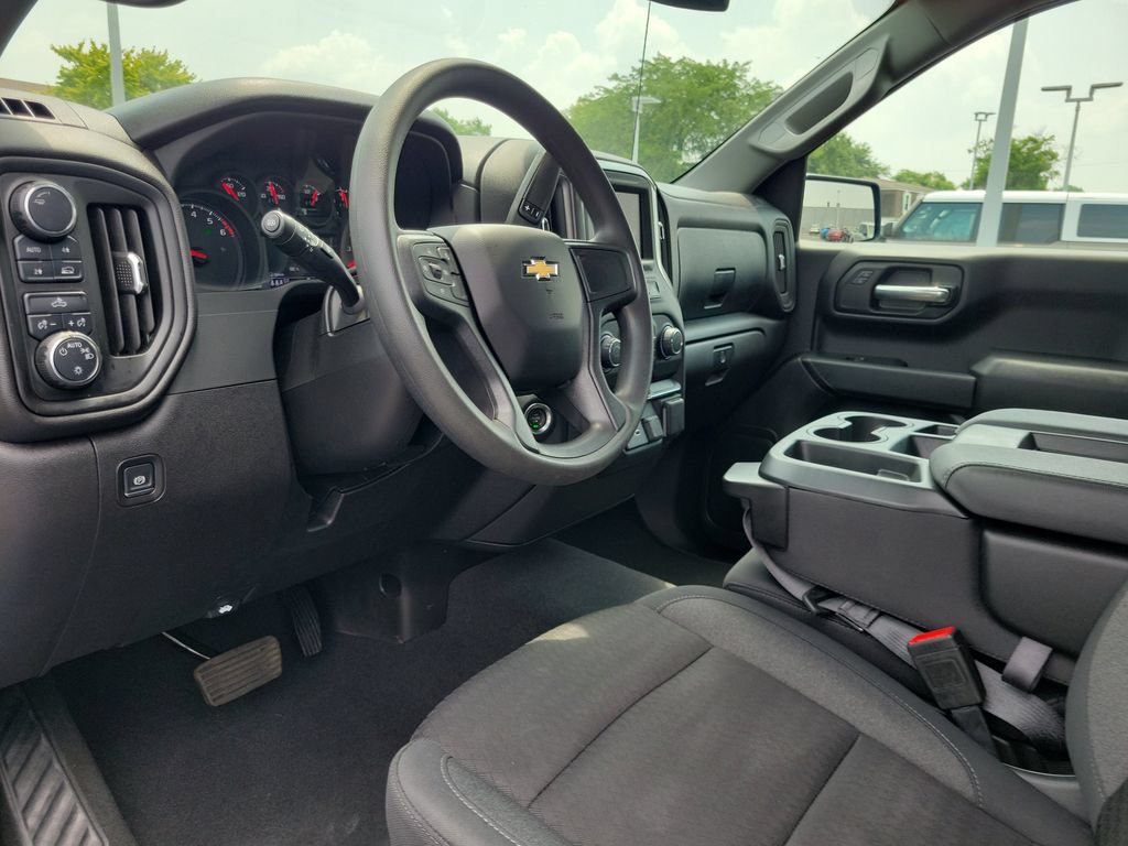 Used 2025 Chevrolet Silverado 1500 Custom w/ Turbomax Blackout Package AWD/4WD image 21