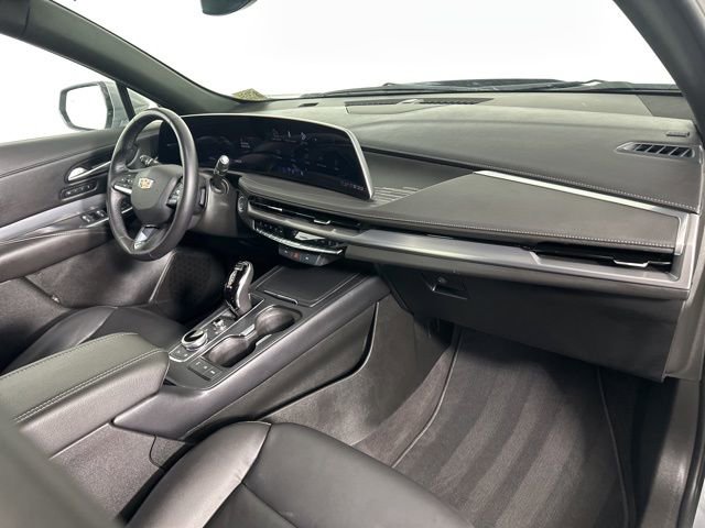 Used 2025 Cadillac XT4 Premium Luxury image 13