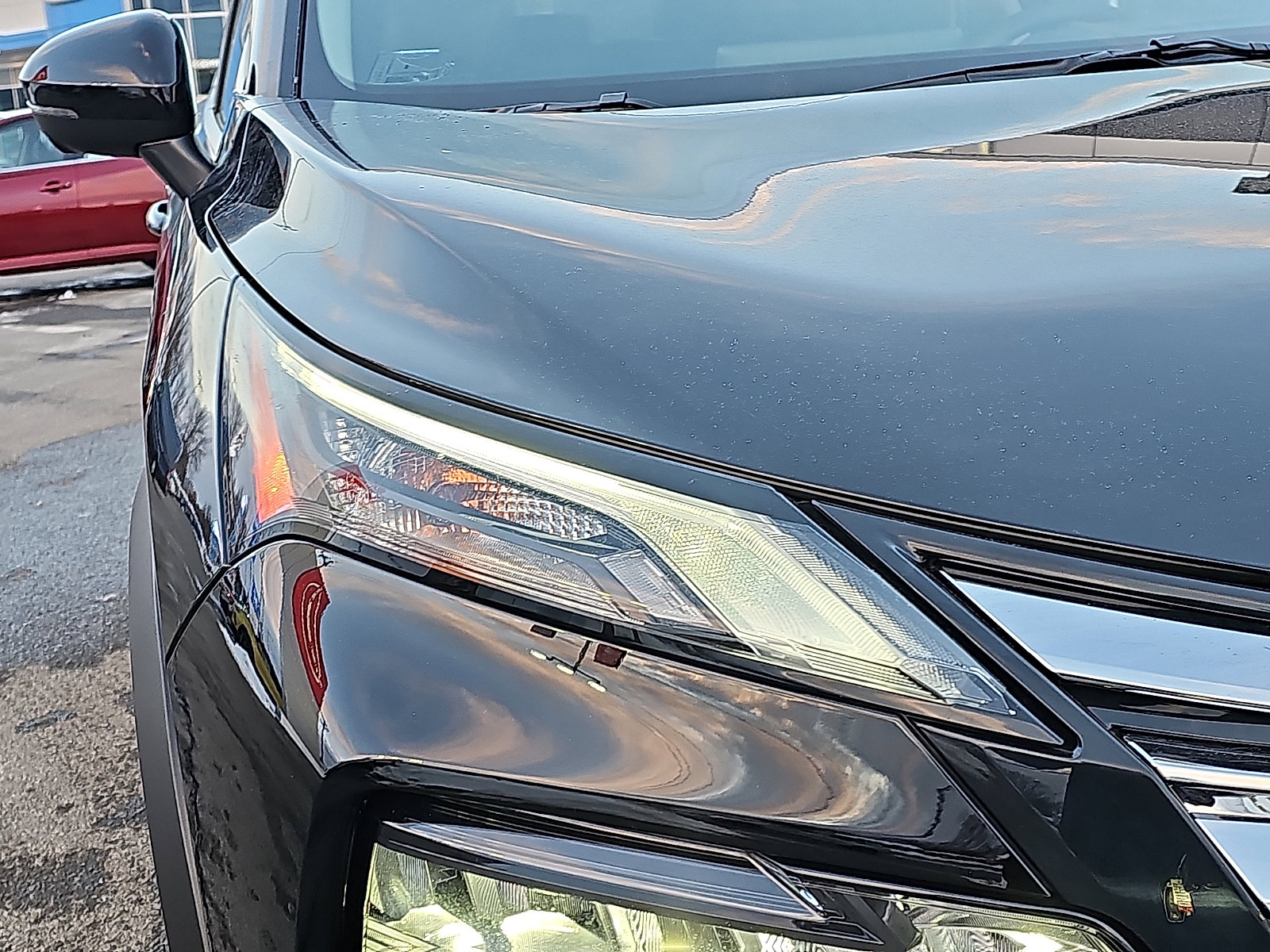 Certified 2025 Nissan Rogue SL w/ Tech Package image 9